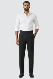 Men's black casual trousers with straight leg and belt, knee-to-ankle length