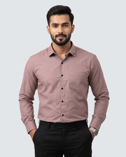 Men's cotton pitch shirt in mauve, button-front with spread collar.