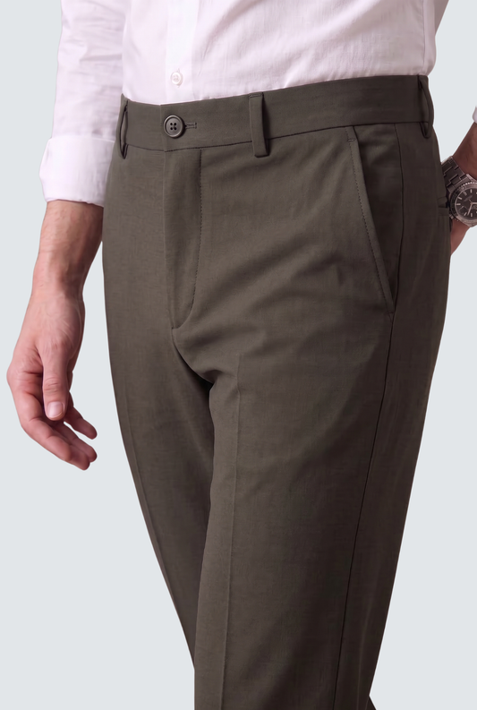Men's dark grey slim-fit regular trousers with front pocket and button closure