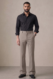 Men's light grey bootcut trousers with pleated front and ankle-length hem