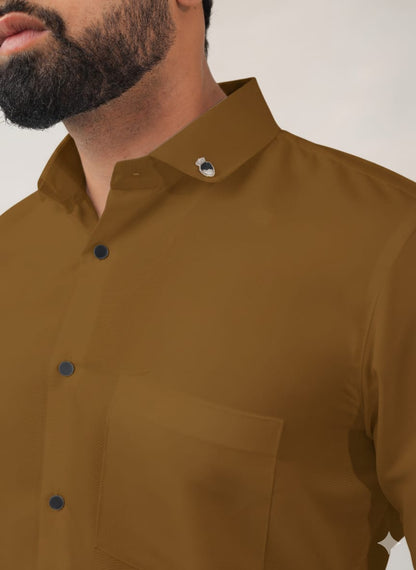 “Golden cotton men’s shirt collar detail – premium cotton fabric”