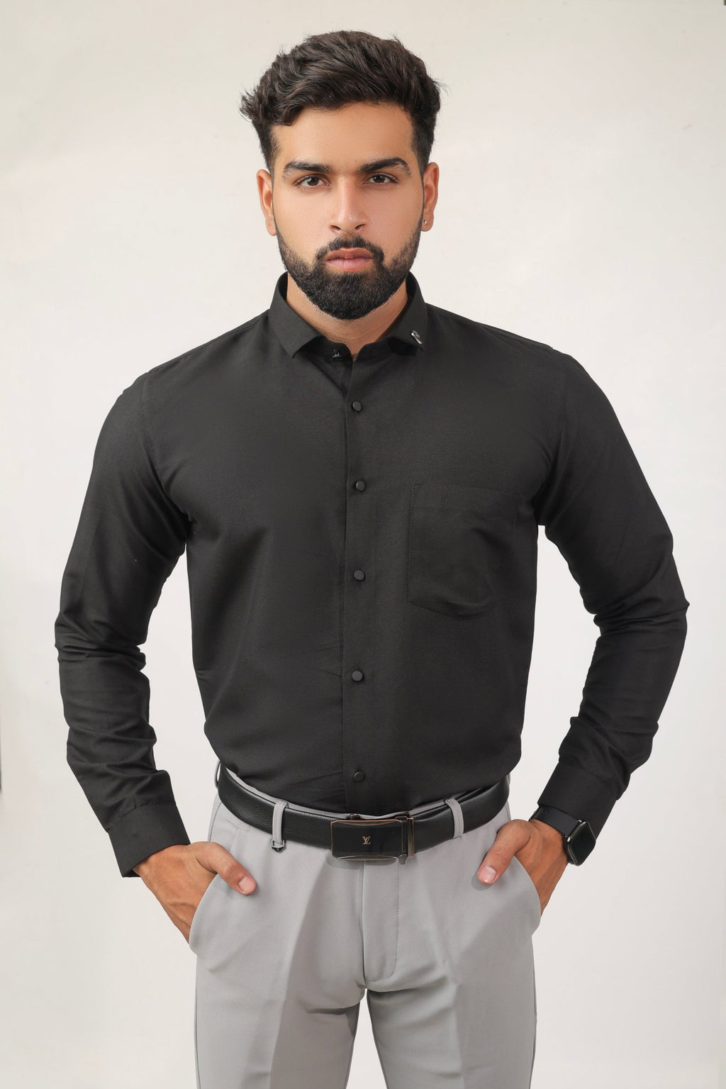 Black cotton men's shirt – slim fit front view